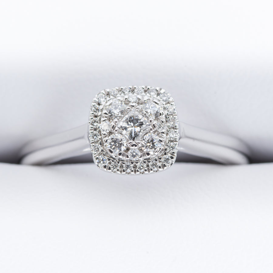 9ct White Gold .25ct Cushion shaped Princess & Brilliant cut Diamond Ring