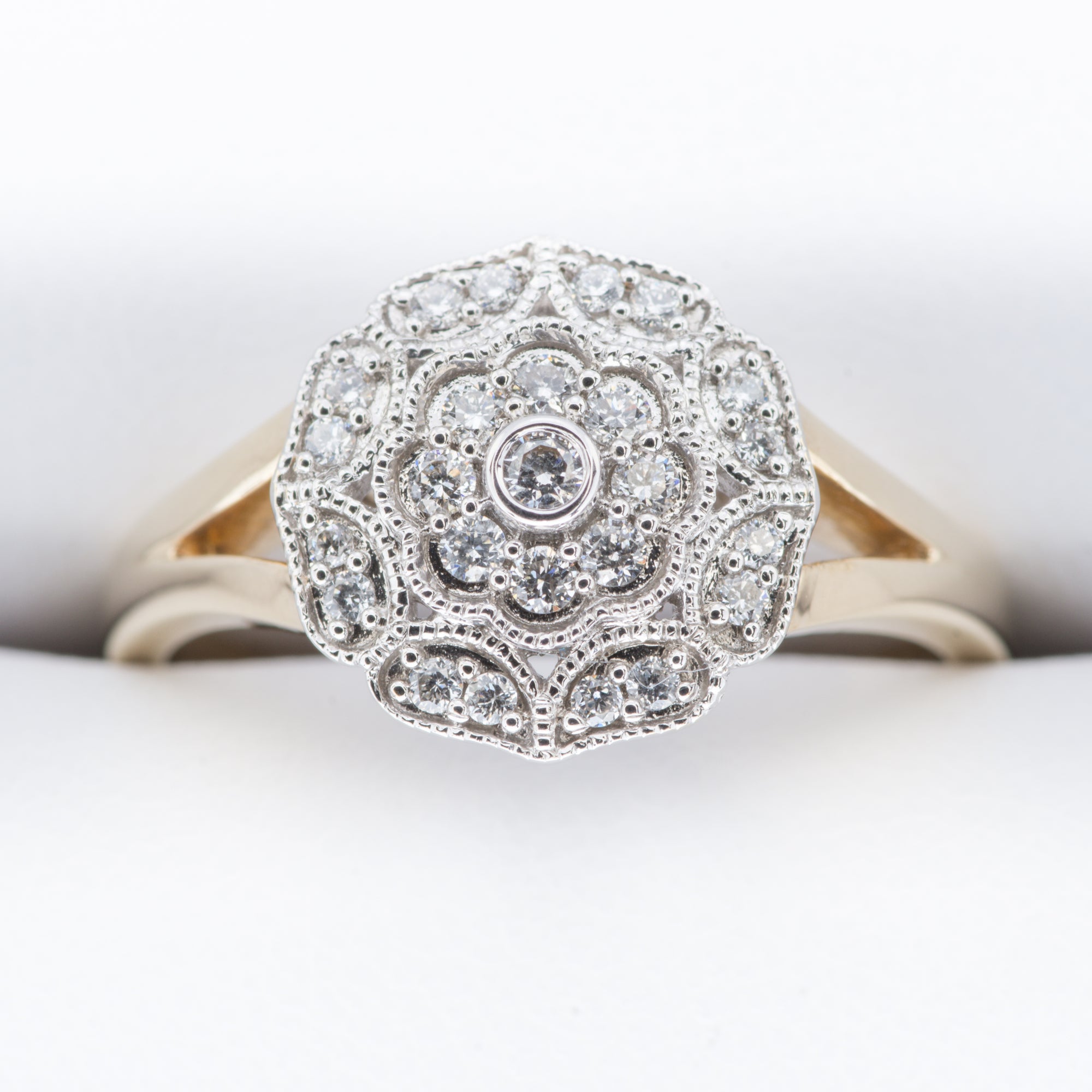 9ct Yellow Gold .20ct Vintage set Diamond Ring