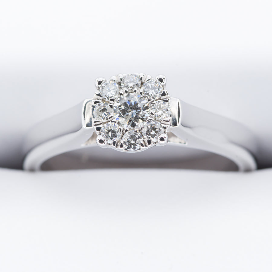 9ct White Gold .25ct Solitare Halo Cluster Diamond Ring