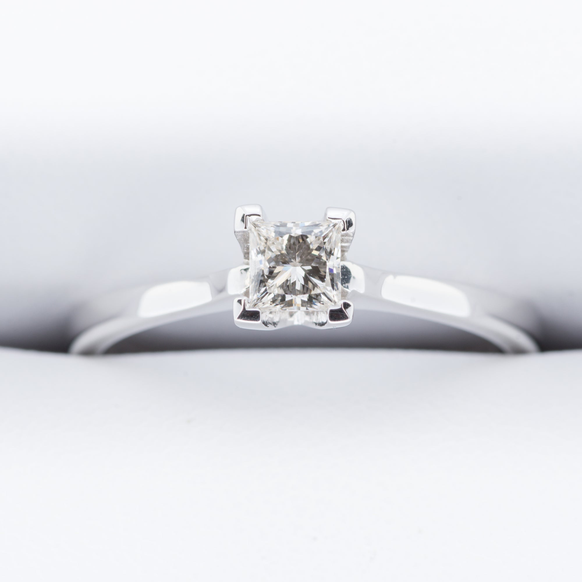 9ct White Gold .25ct Princess Cut Solitaire Diamond Ring